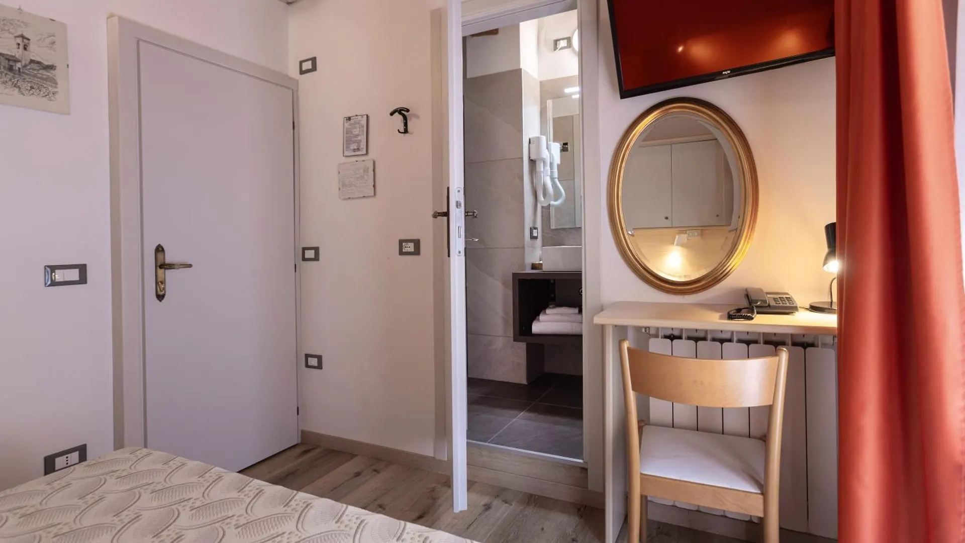 Hotel Rabay 브렌조네 술 가르다 3*,