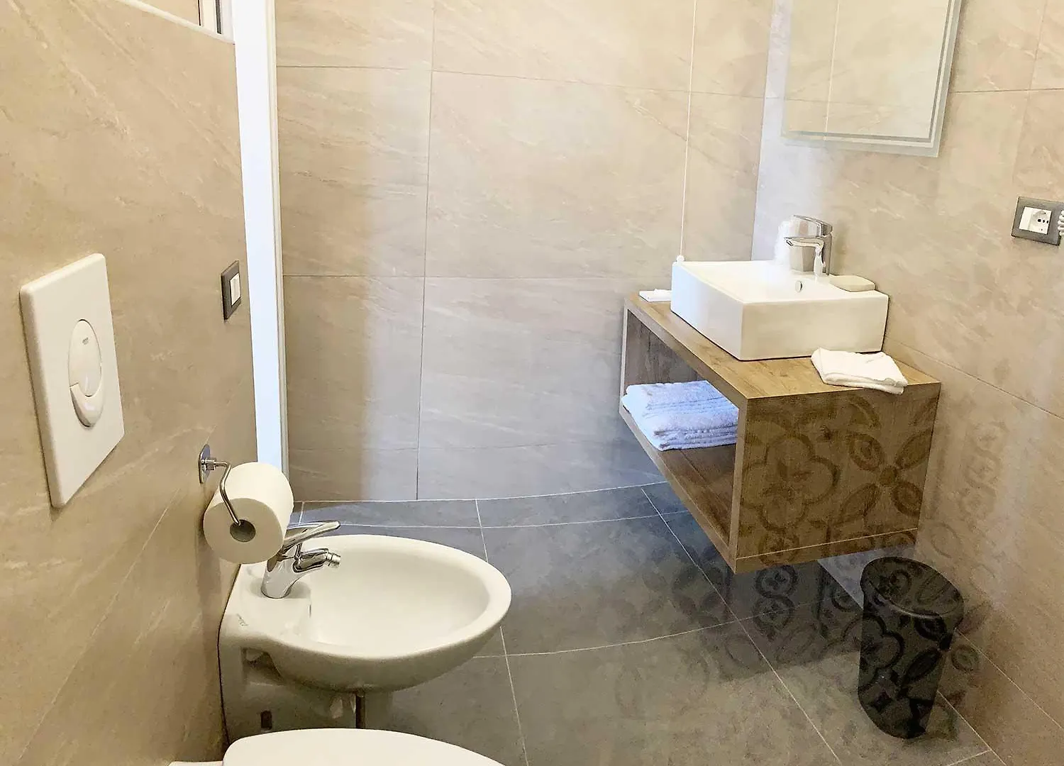 Hotel Rabay Brenzone sul Garda 3*,  Italy